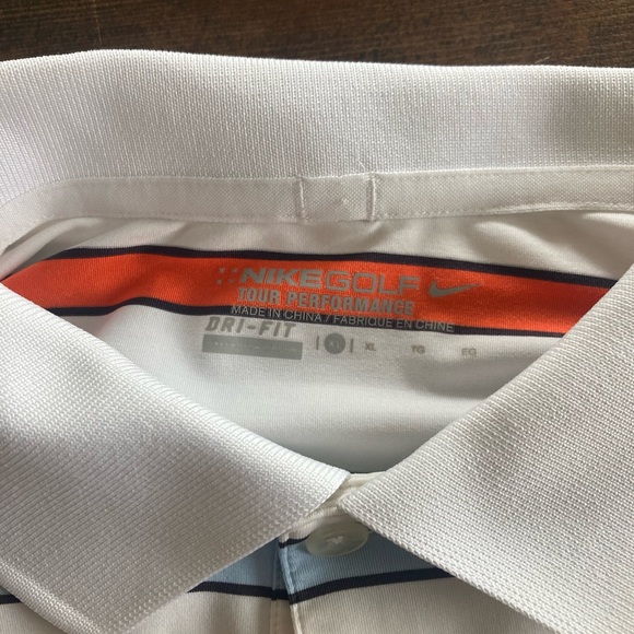 Nike Golf polo, athletic fabric, super light and comfy - Picture 2 of 2